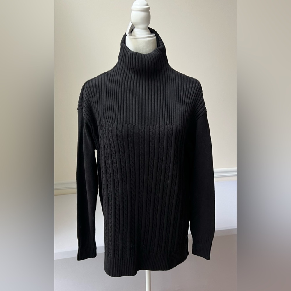 💯 percent cotton mock turtle neck. Mock neck.